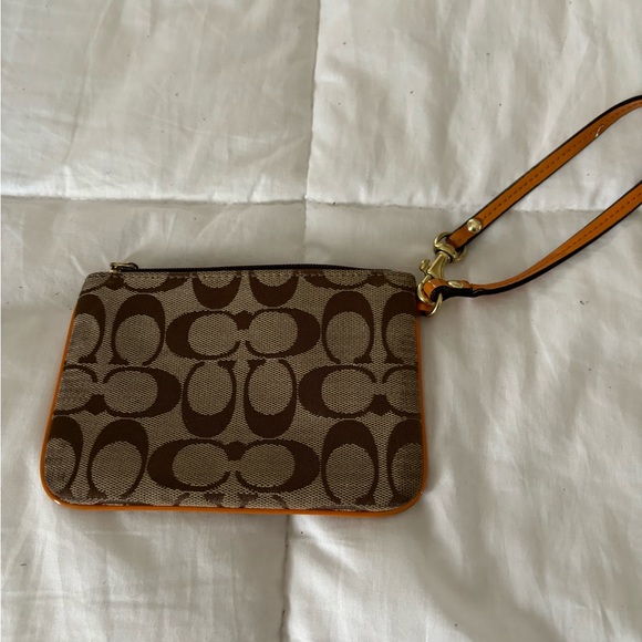 Coach wristlet - Picture 3 of 7